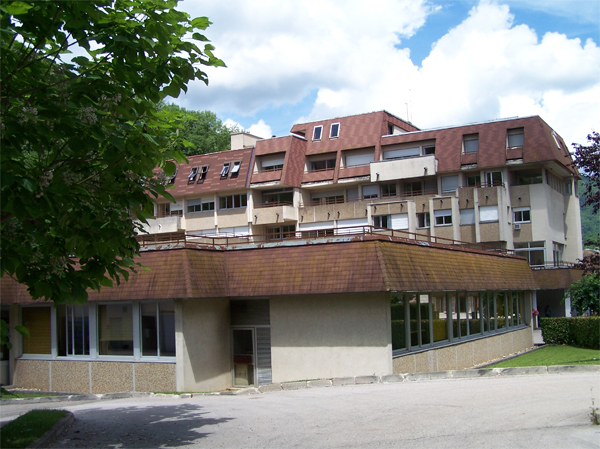 visuel du centre de rééducation de salins les bains
